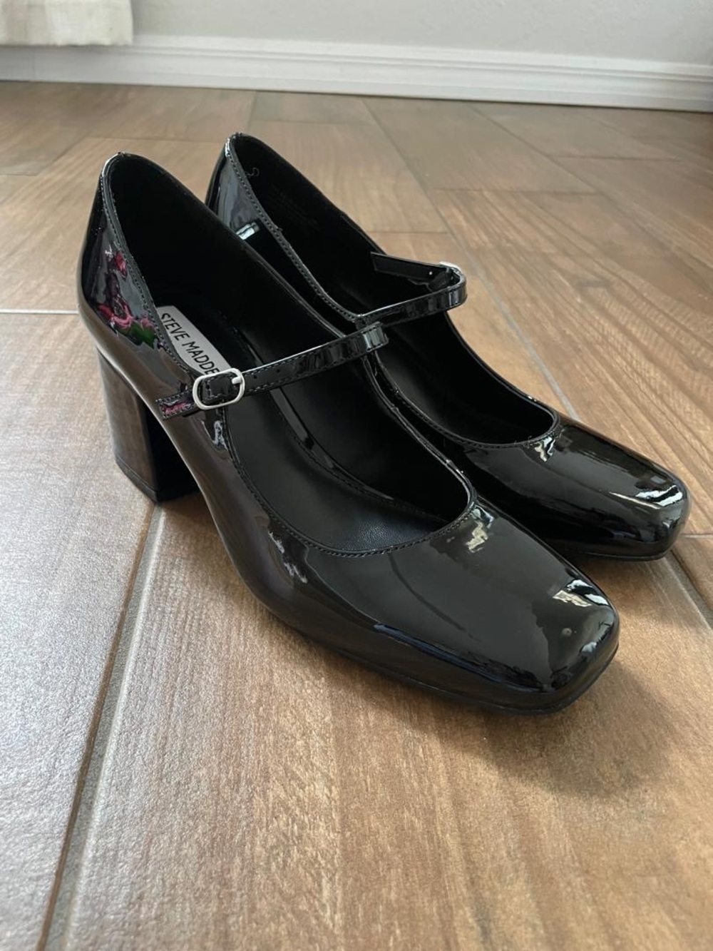 Steve Madden Black Patent Mary Jane Pumps with Square Toe Strap